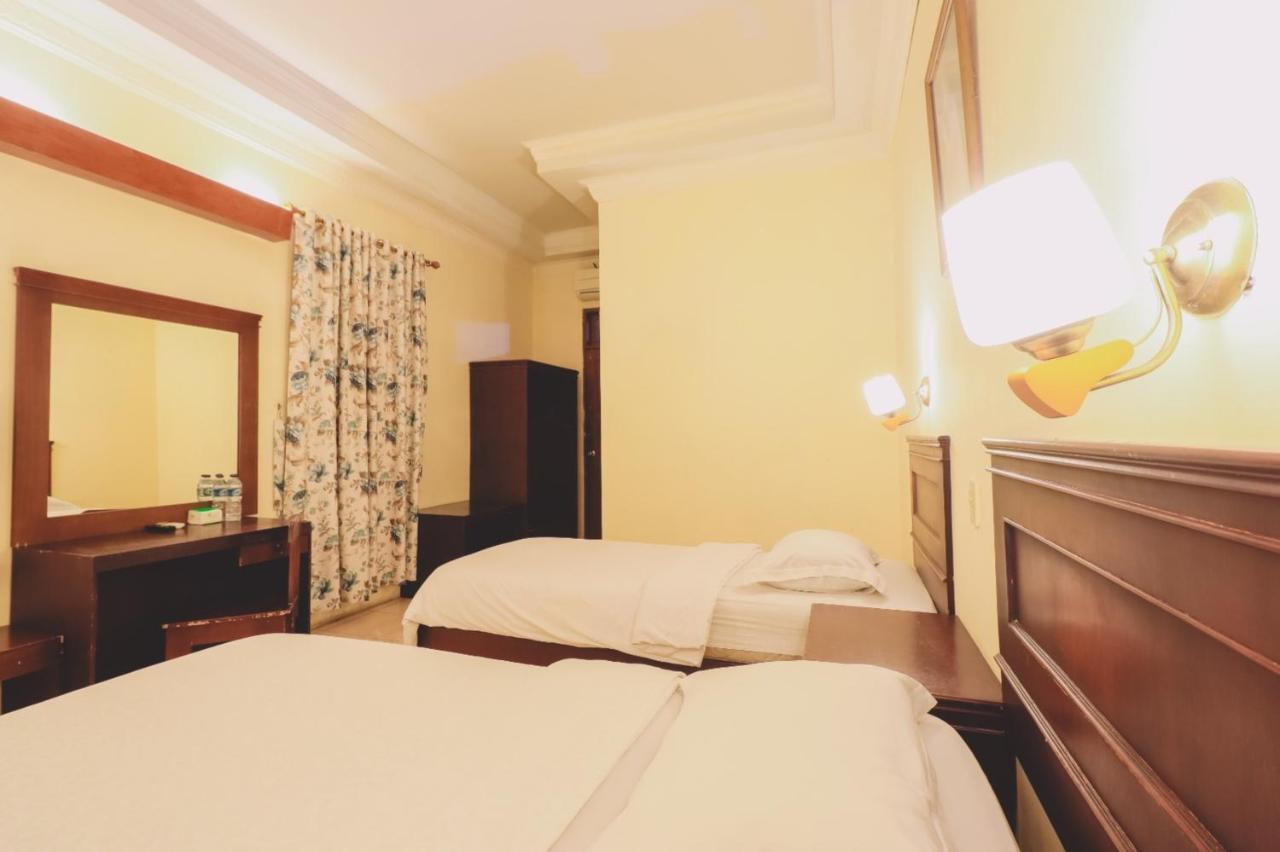 Pia Hotel