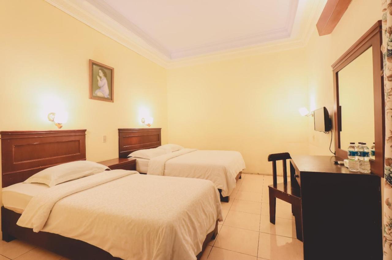 Pia Hotel *